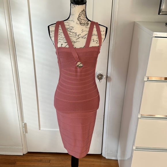 Herve Leger - Coral Pink Sleeveless Bandage Dress Sz XS Herve Leger - Coral Pink Sleeveless Bandage Dress Sz XS